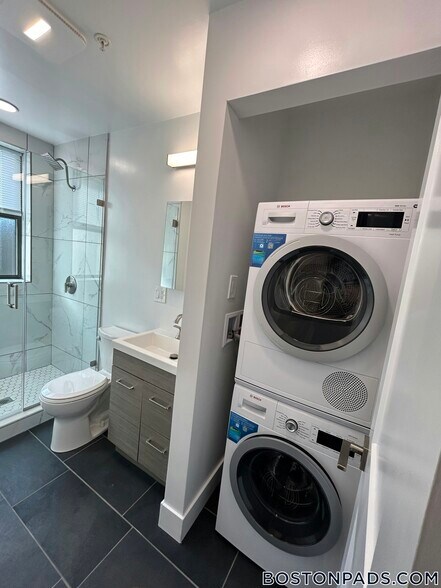 Building Photo - 11 Peterborough St