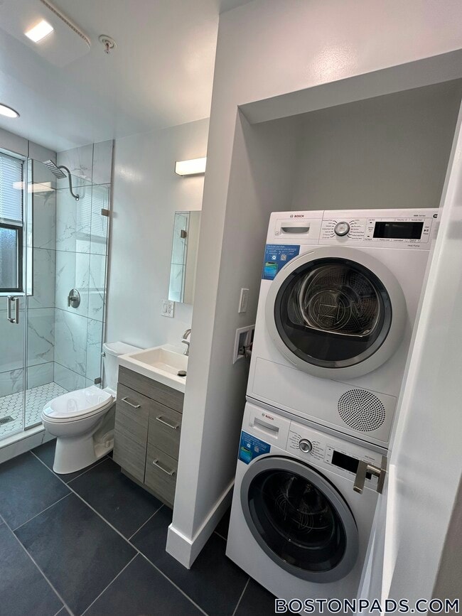 Building Photo - 11 Peterborough St