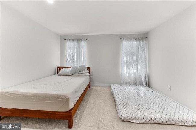 Building Photo - 305 Goodwick Dr
