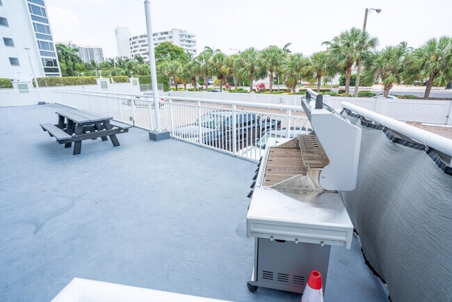 Building Photo - 2701 N Ocean Blvd