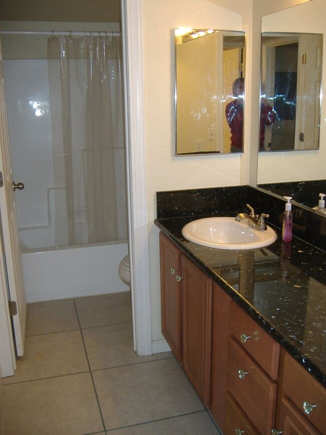 Building Photo - ***MOVE IN SPECIAL: HALF OFF FIRST MONTH'S RENT***SOLARIS 2 BEDROOM CONDO IN THE HEART OF MELROSE...