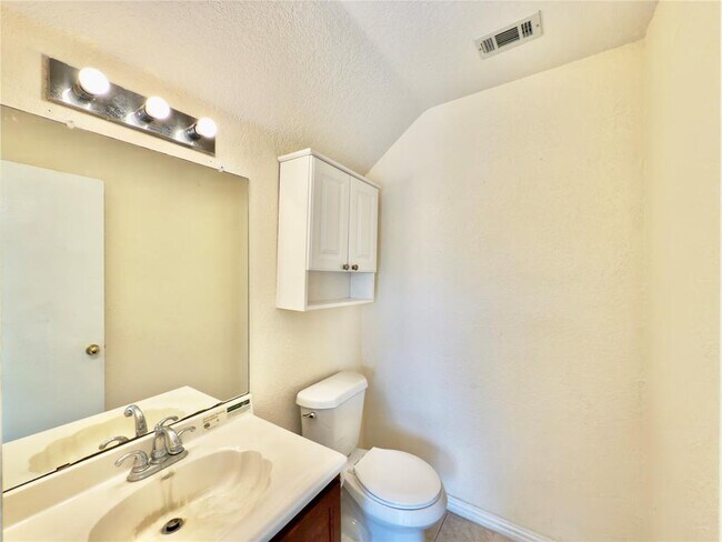 Building Photo - 17125 Dashwood Creek Dr