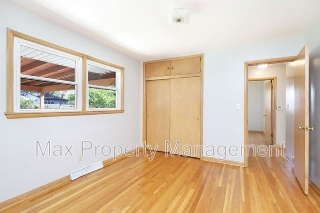 Building Photo - 7217 Maple Dr