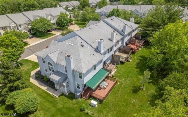 Building Photo - 105 Castleton Rd