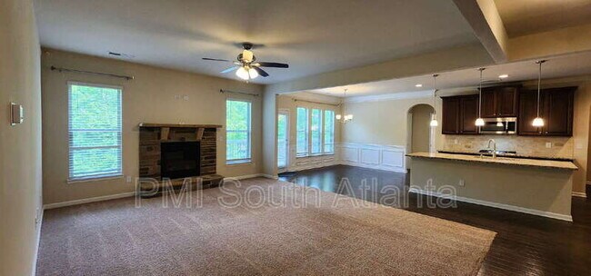 Building Photo - 525 Twelve Oaks Dr