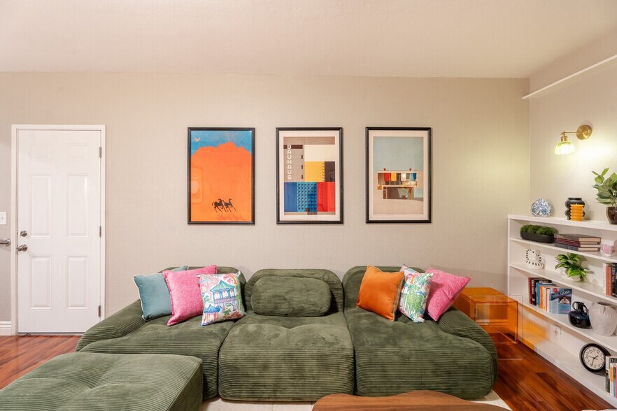 Building Photo - 771 Century Dr