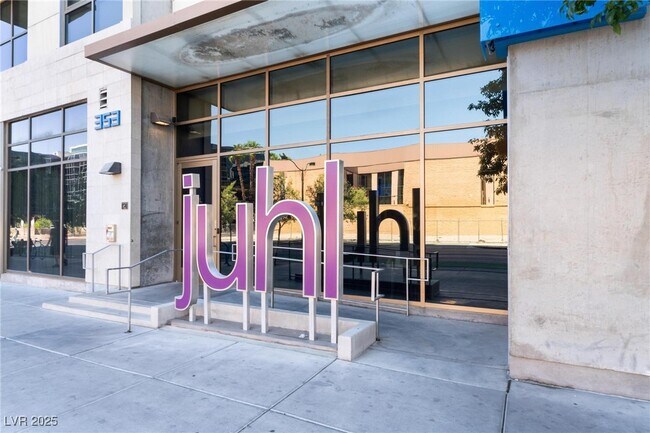 Building Photo - 353 E Bonneville Ave