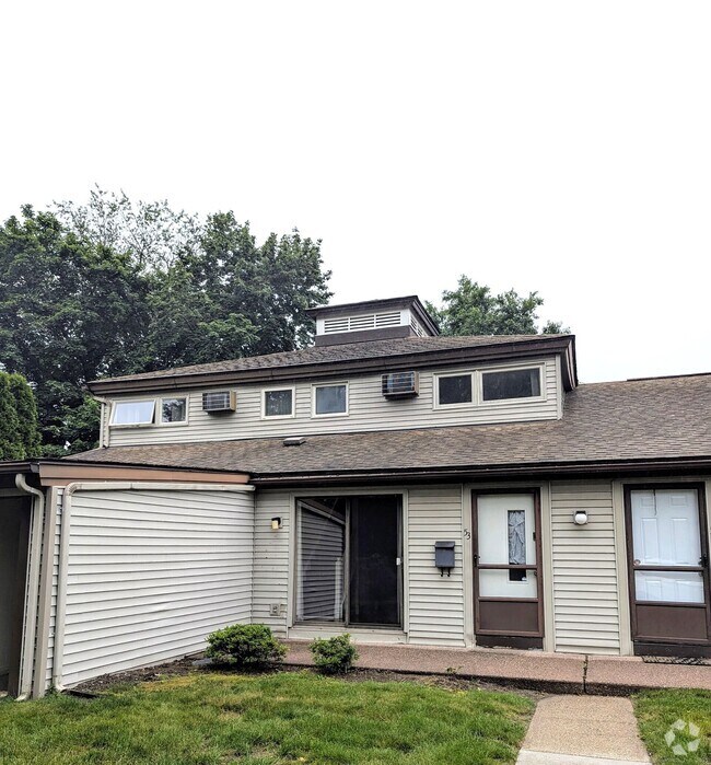 Building Photo - 165 South St