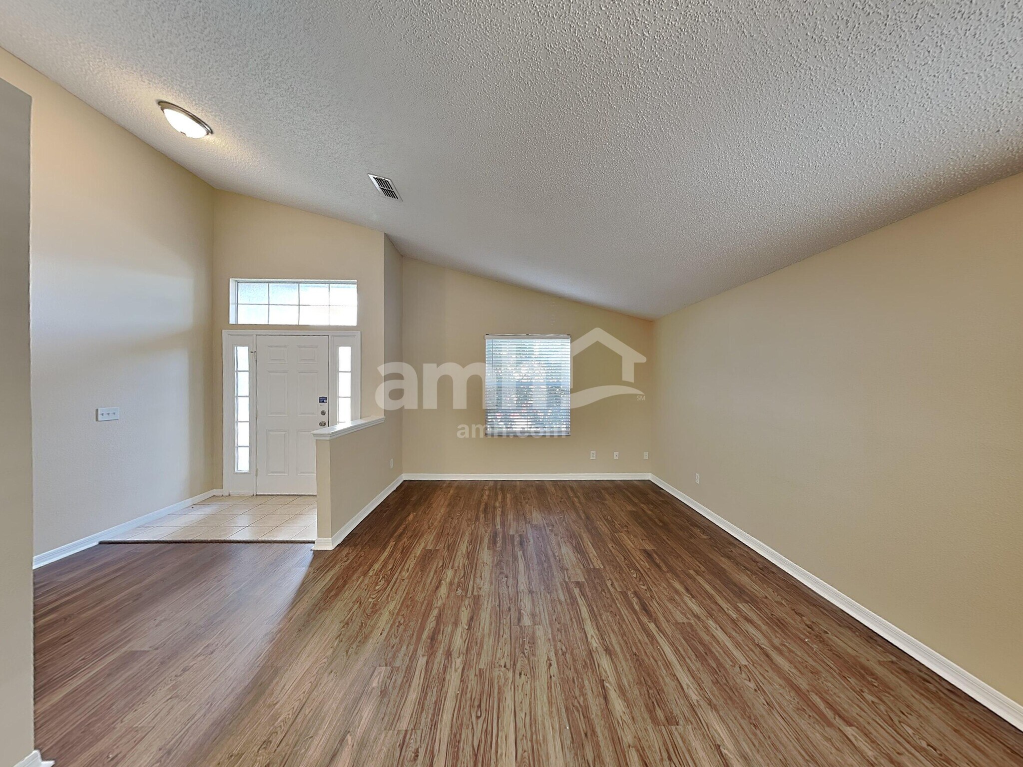 Building Photo - 1110 Bluegrass Dr