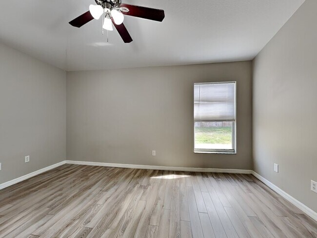 Building Photo - 12725 Adventure Dr