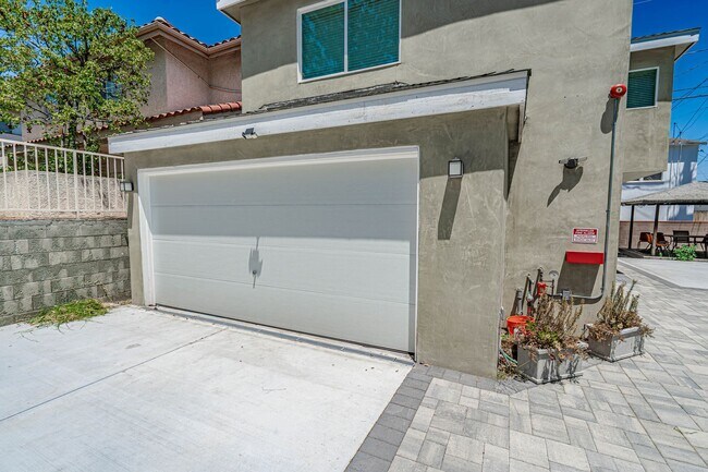 Building Photo - Accessory Dwelling Unit -  2 Bedroom Unit ...