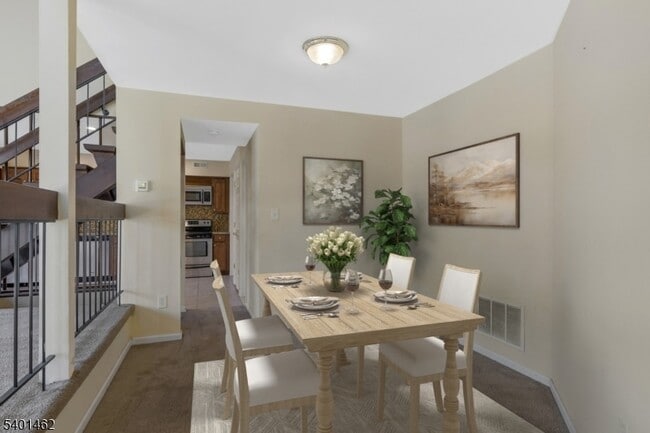 Building Photo - 117 Bluebird Dr