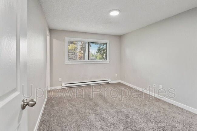 Building Photo - 5660 SW 180th Ave