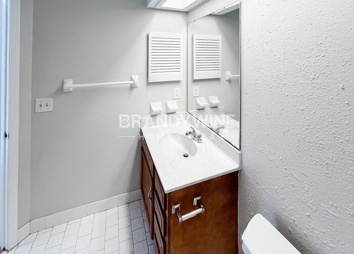 Building Photo - 14280 Falconhead Dr