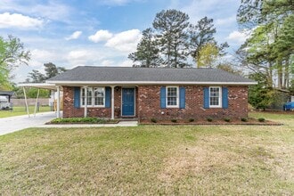 Building Photo - Pet-Friendly | Large Fenced Yard in North Wilmington