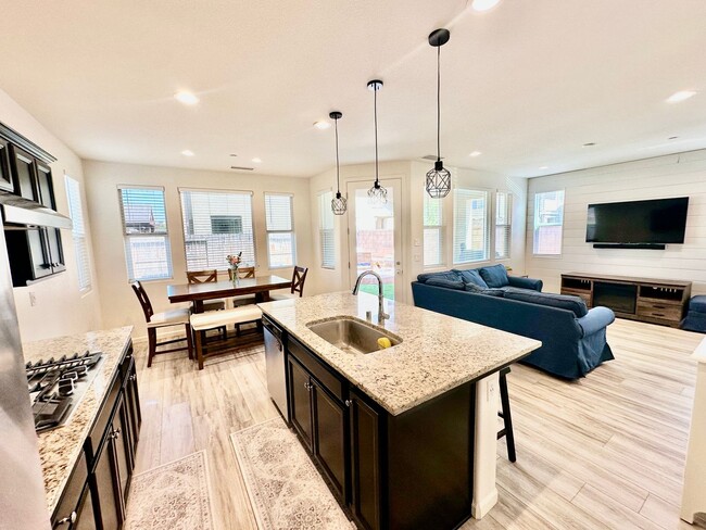 Building Photo - Newly Built 3/2.5 Bonadelle Home in Riverstone Community