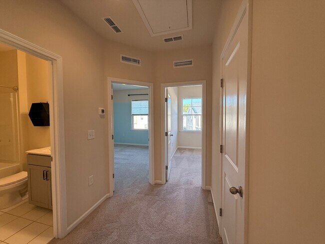 Building Photo - 2246 Red Knot Ln