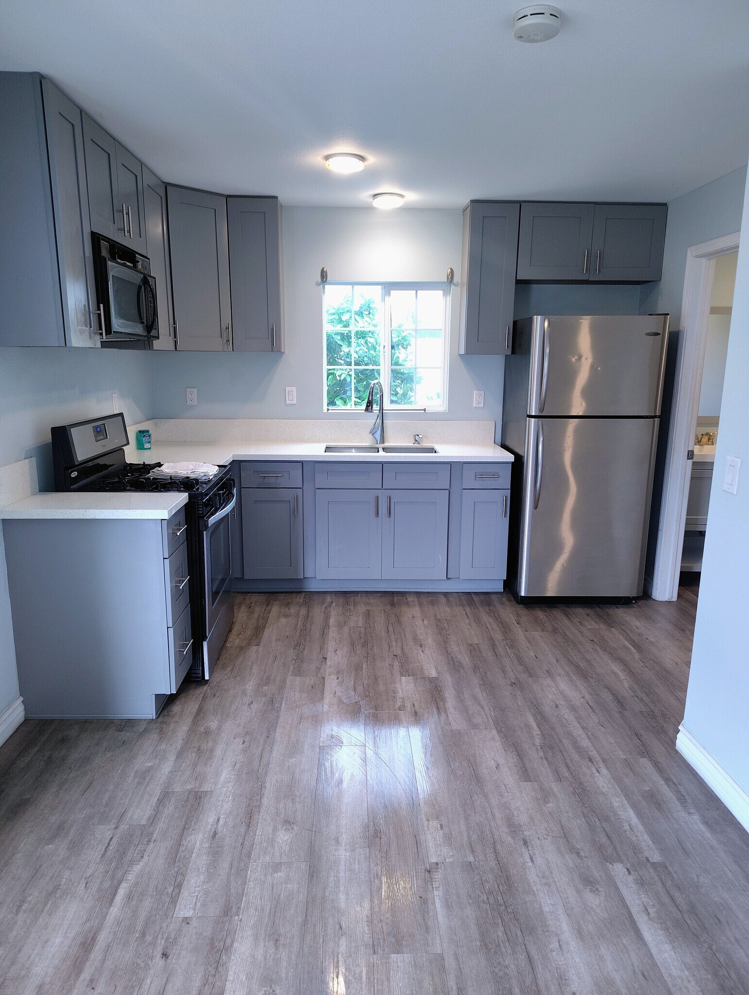 Building Photo - 3530 Las Tunas Pl