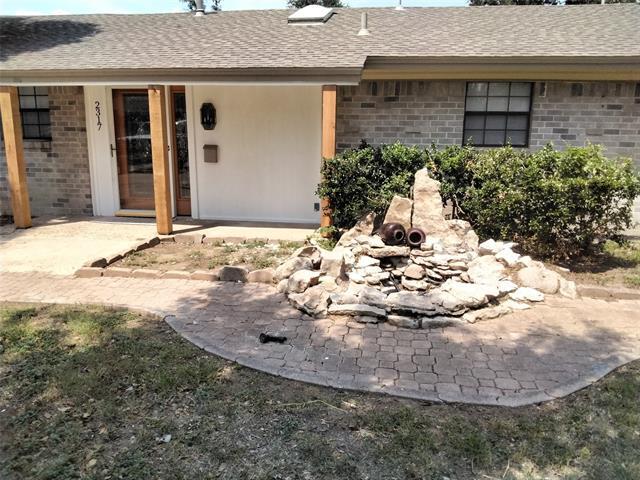 Building Photo - 2317 Meadow Dale