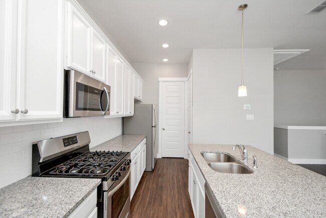 Building Photo - 708 Strawberry Pines Ct