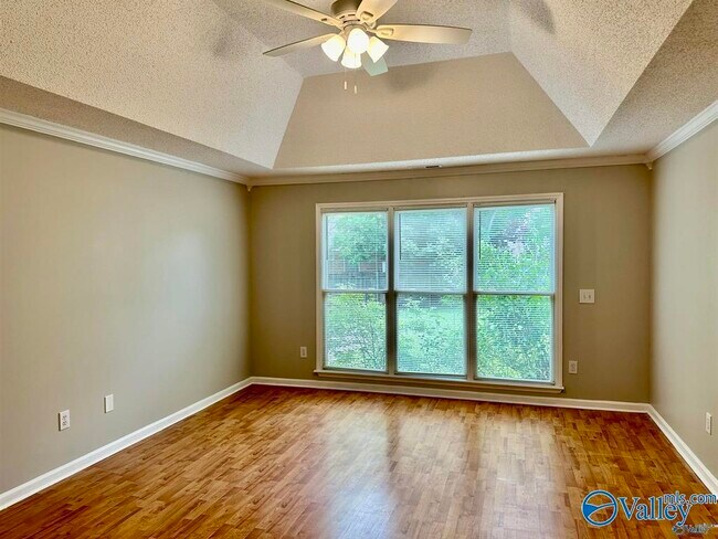 Building Photo - 111 Tumbleweed Dr