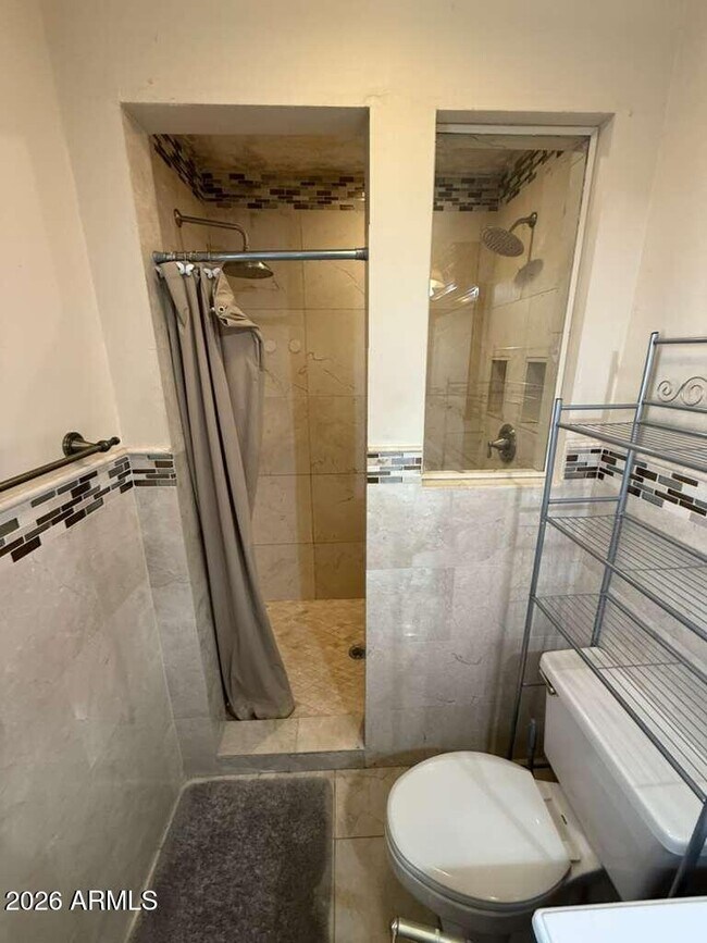 Building Photo - 3110 E 13th St