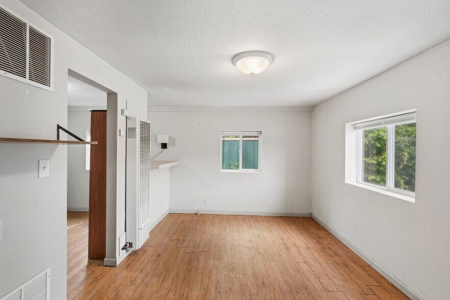 Building Photo - 303 N Santa Fe Ave