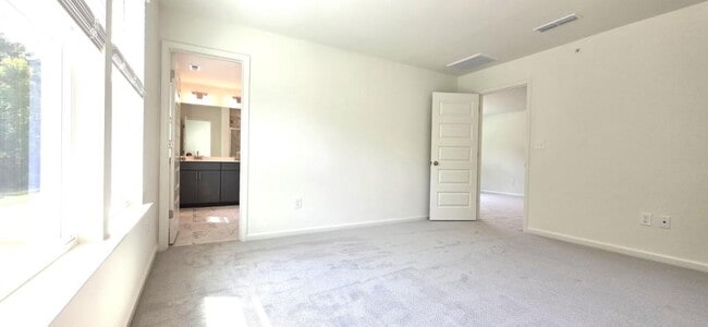 Building Photo - 119 Gamay Dr