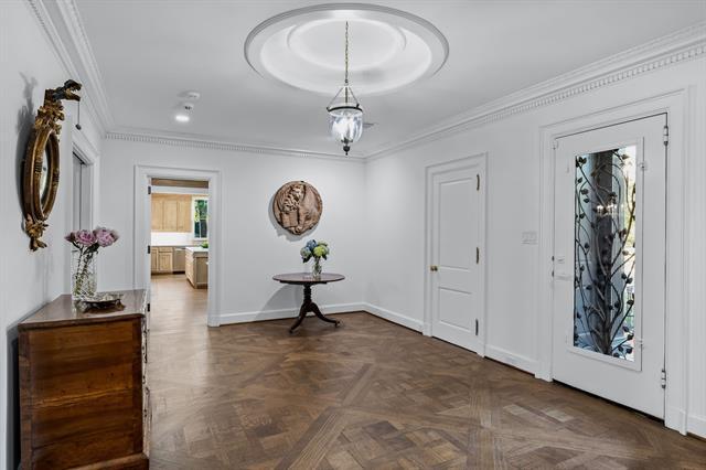 Building Photo - 1 Willow Wood Cir