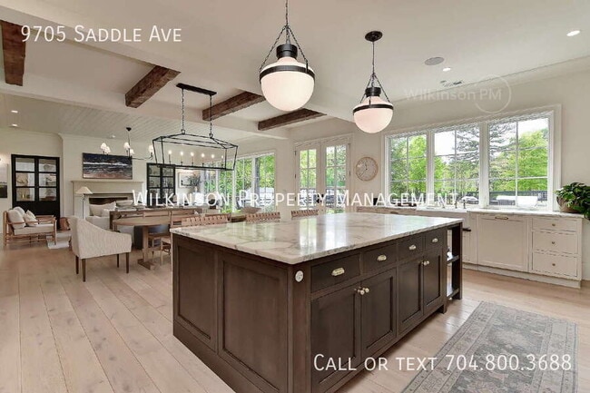 Building Photo - 9705 Saddle Ave