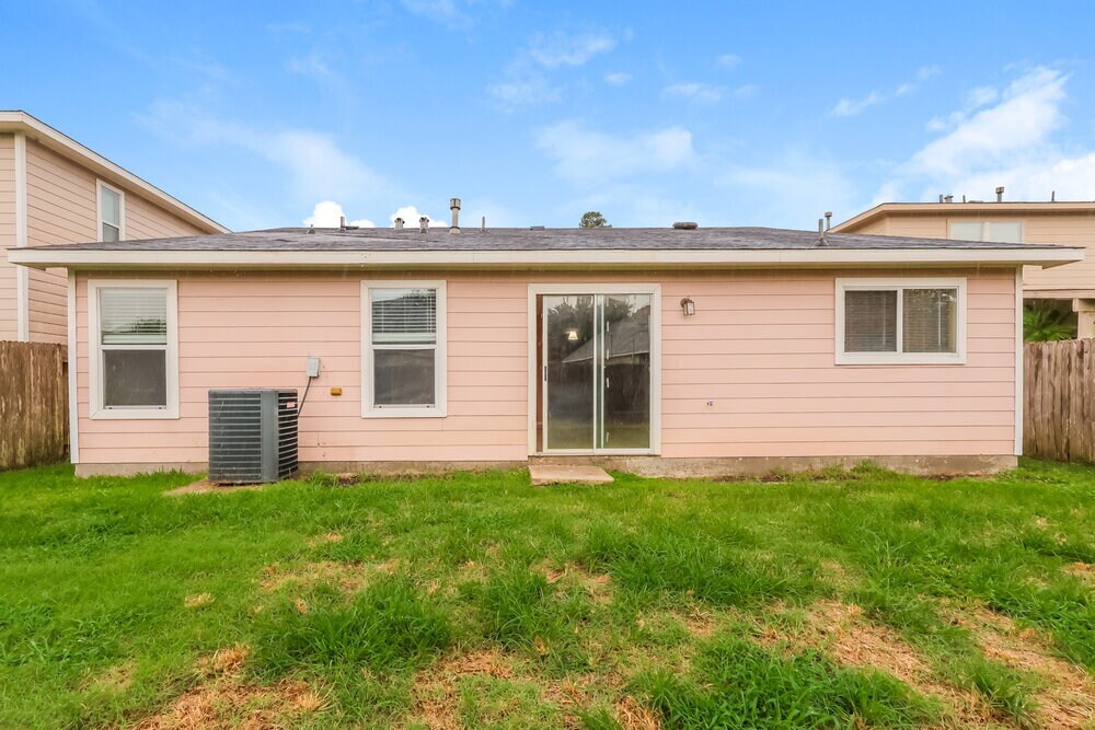 Building Photo - 2034 Vanamen Ct