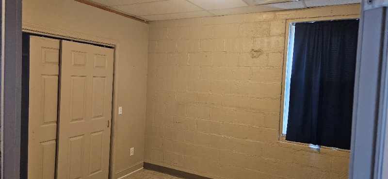 Building Photo - 64 Kenyon St