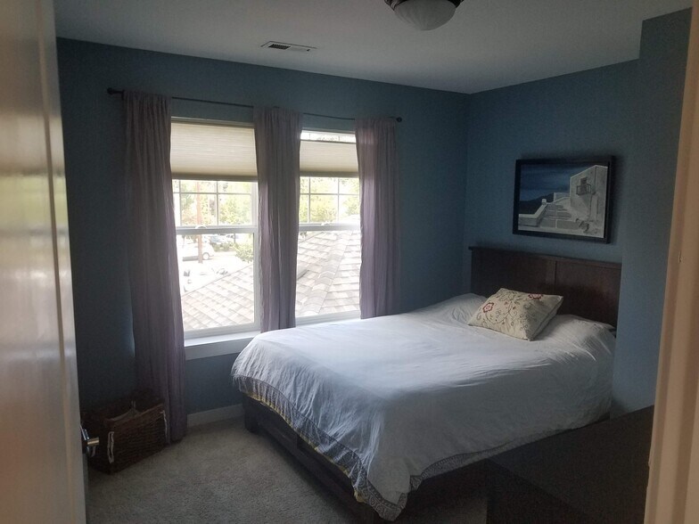 Building Photo - 7727 N Kellogg St