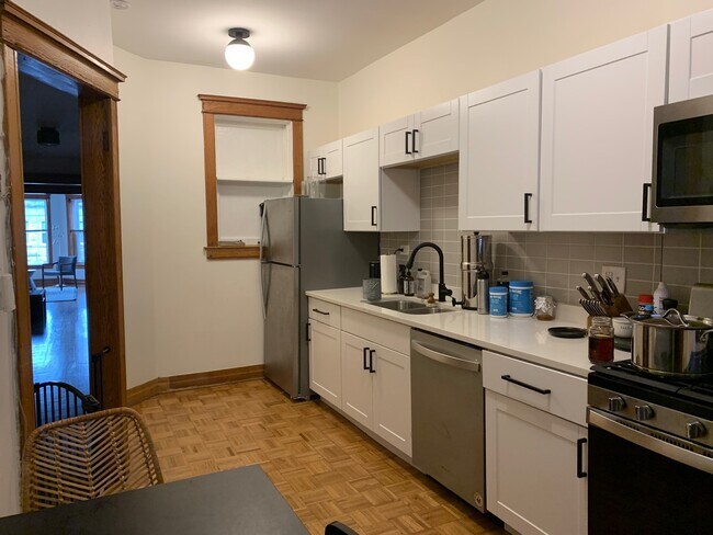 Building Photo - 3341 W Adams St