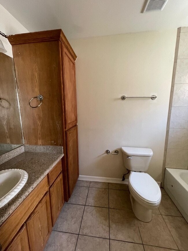 Building Photo - 1205 S Palm Dr