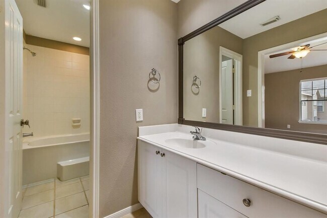 Building Photo - 80 Scarlet Woods Ct