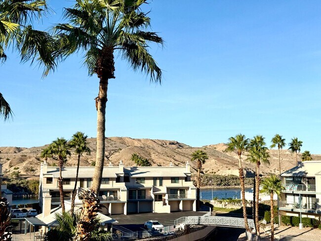 Building Photo - Beautiful Furnished 2 Bed / 2 Bath Condo in Laguna Nueva – Colorado River Living! 1-3 Month Term