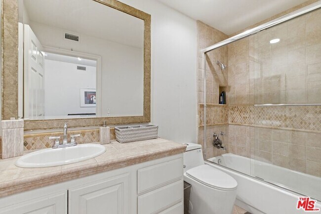 Building Photo - 6003 County Oak Rd