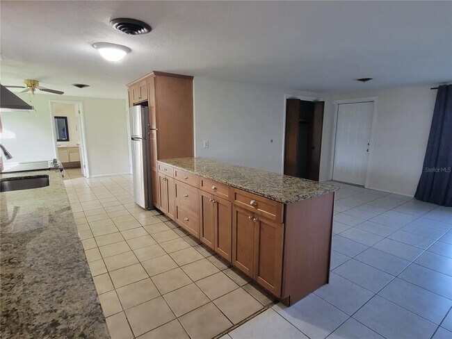 Building Photo - 612 Porpoise Rd