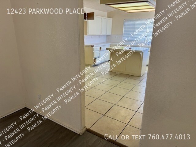 Building Photo - 12423 Parkwood Pl