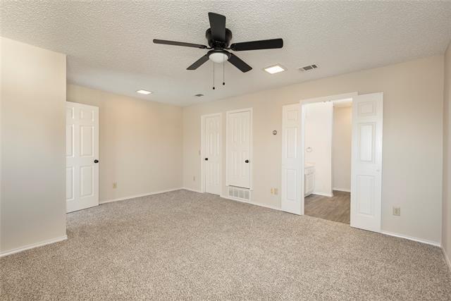 Building Photo - 3600 Hilltop Ln