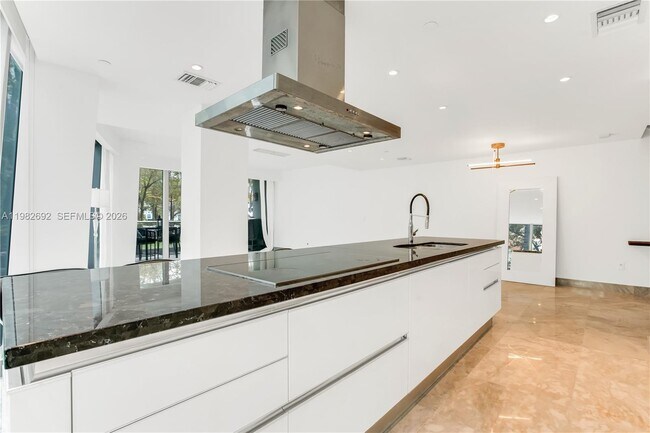 Building Photo - 2950 NE 188th St