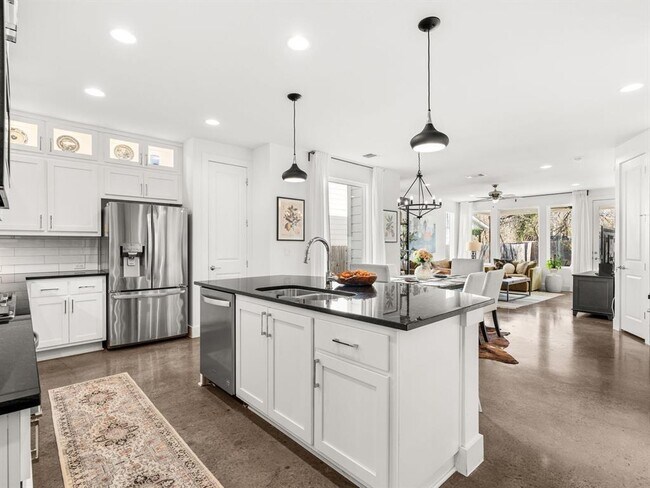 Building Photo - 3711 Garden Villa Ln