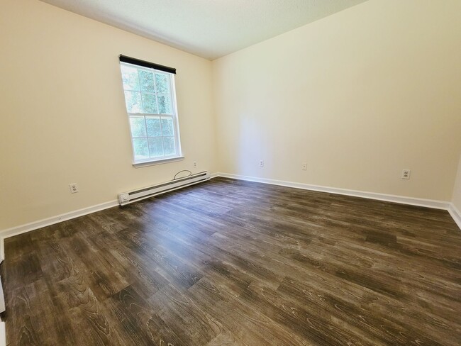 Building Photo - Remodeled 2 bed 1 bath