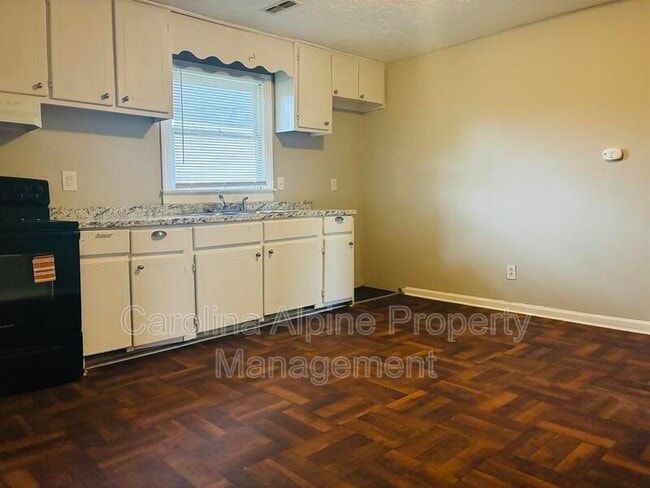 Building Photo - 208 Royster Ave