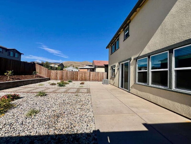 Building Photo - 3215 Center Dr