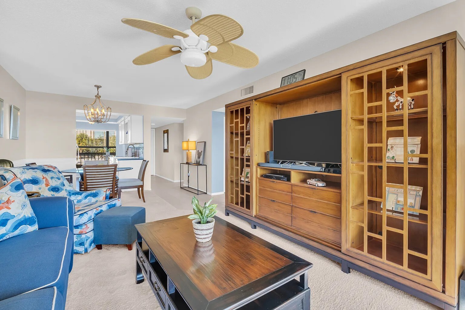 Living Room - 1332 Pasadena Ave S