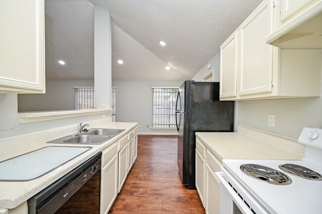 Building Photo - 6715 Greenyard Dr