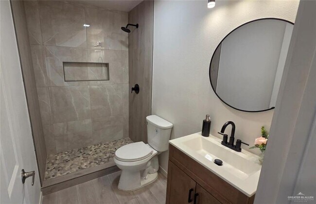 Building Photo - 506 N 36th St