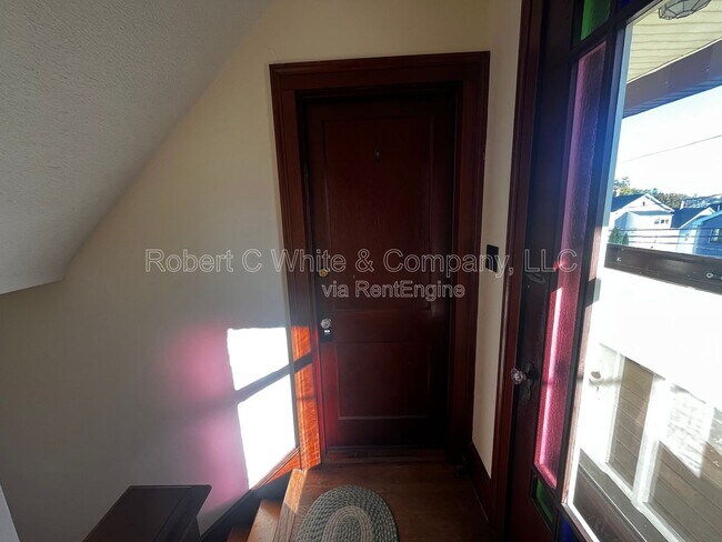 Building Photo - 19 Pulaski St